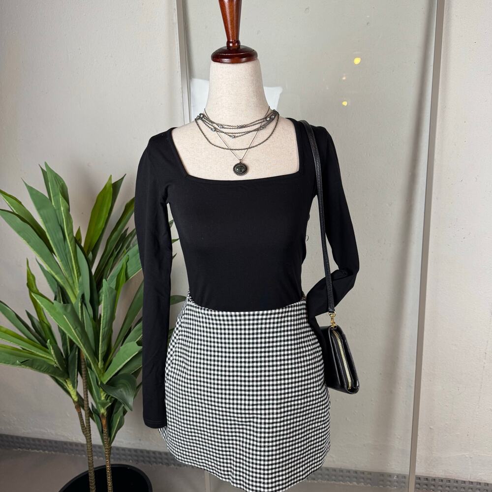 Black Long Sleeve Square Neck Bodysuit Size Small